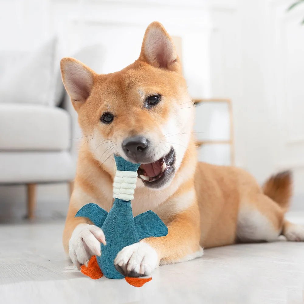 Brinquedo Patinho de Pelinho com Squeak para Cães