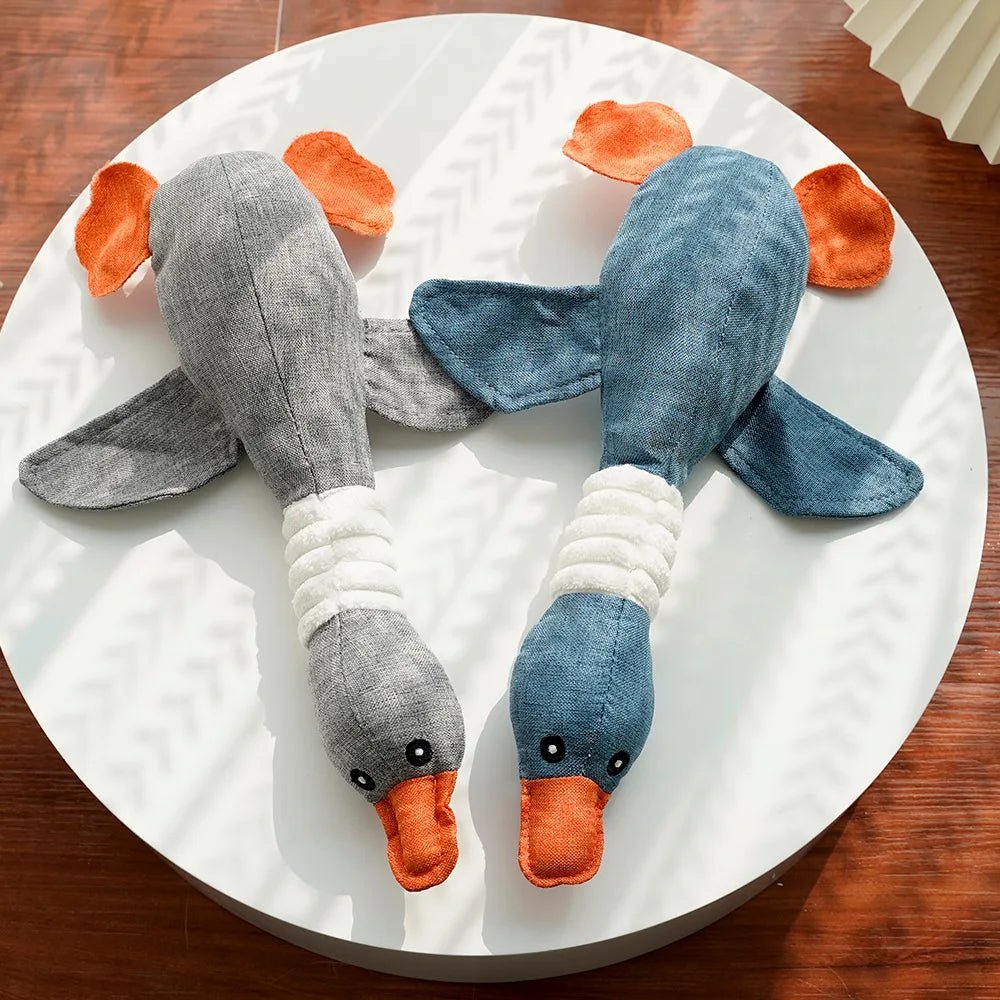 Brinquedo Patinho de Pelinho com Squeak para Cães