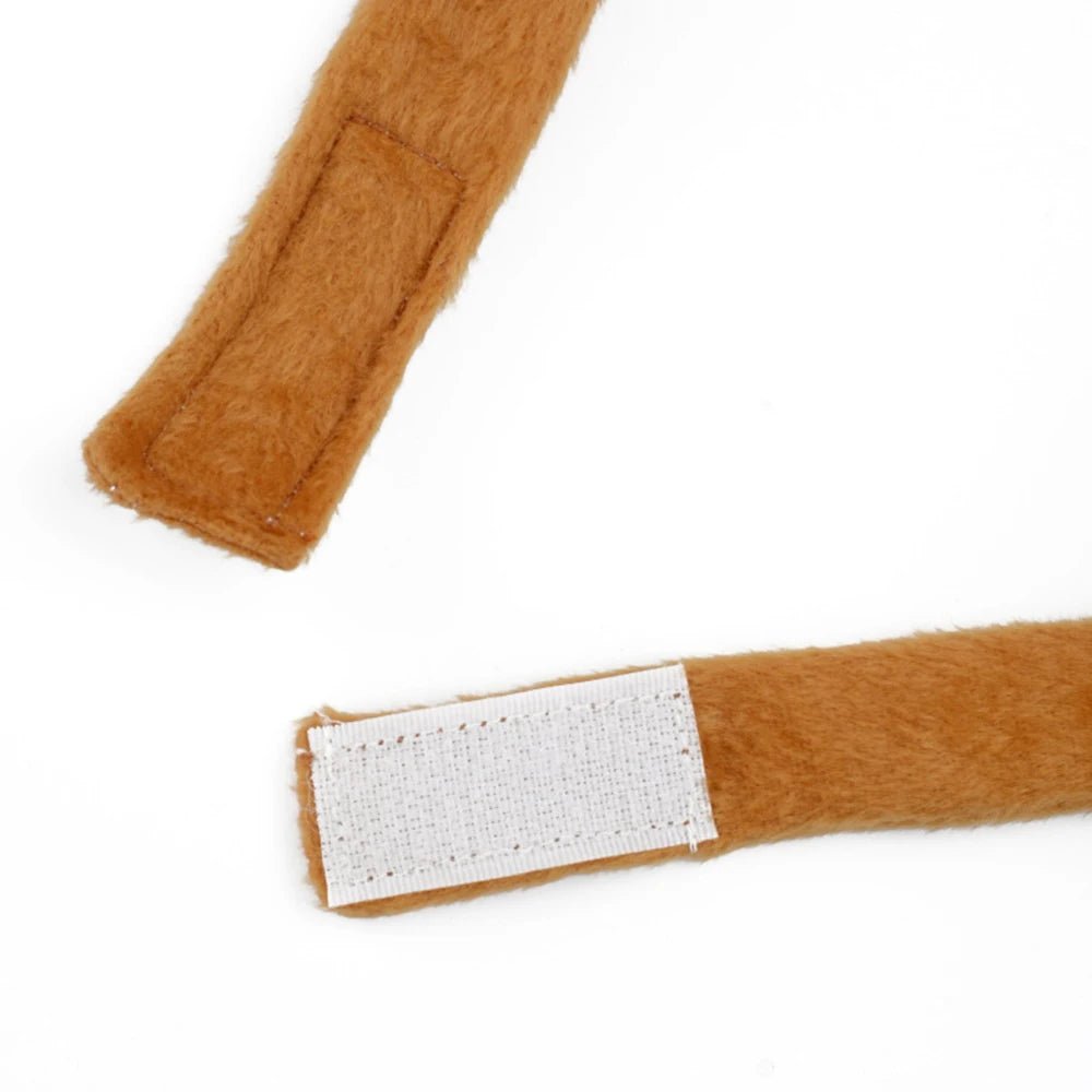 Fantasia de cachorro-quente caprichado no ketchup e mostarda