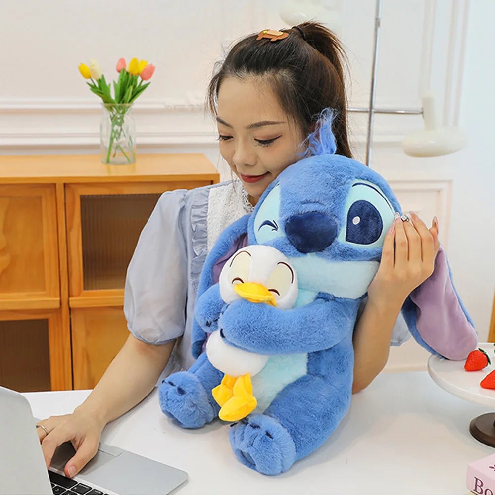 Pelúcia Stitch com Patinho