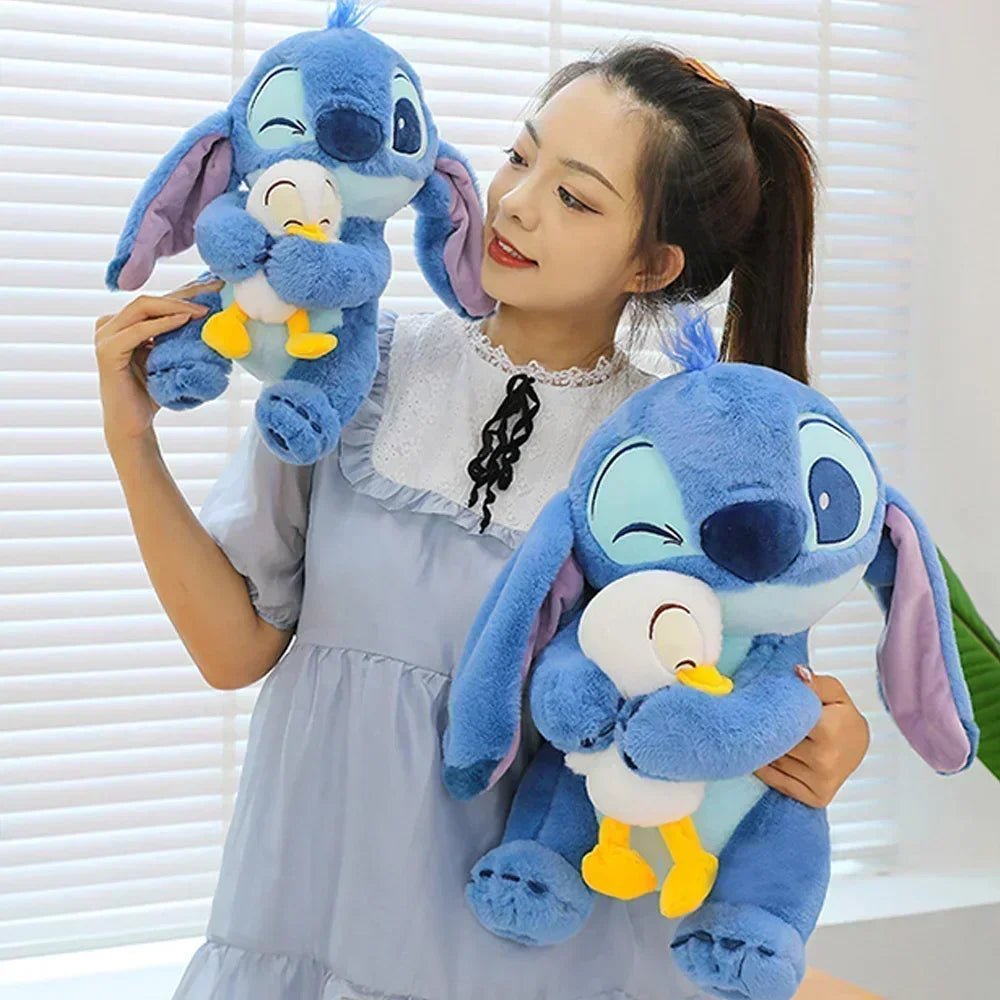 Pelúcia Stitch com Patinho