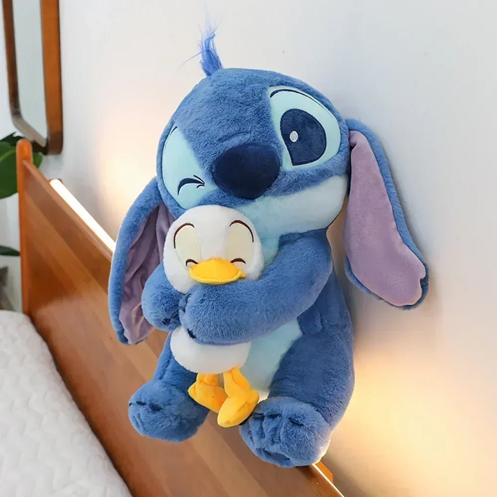 Pelúcia Stitch com Patinho