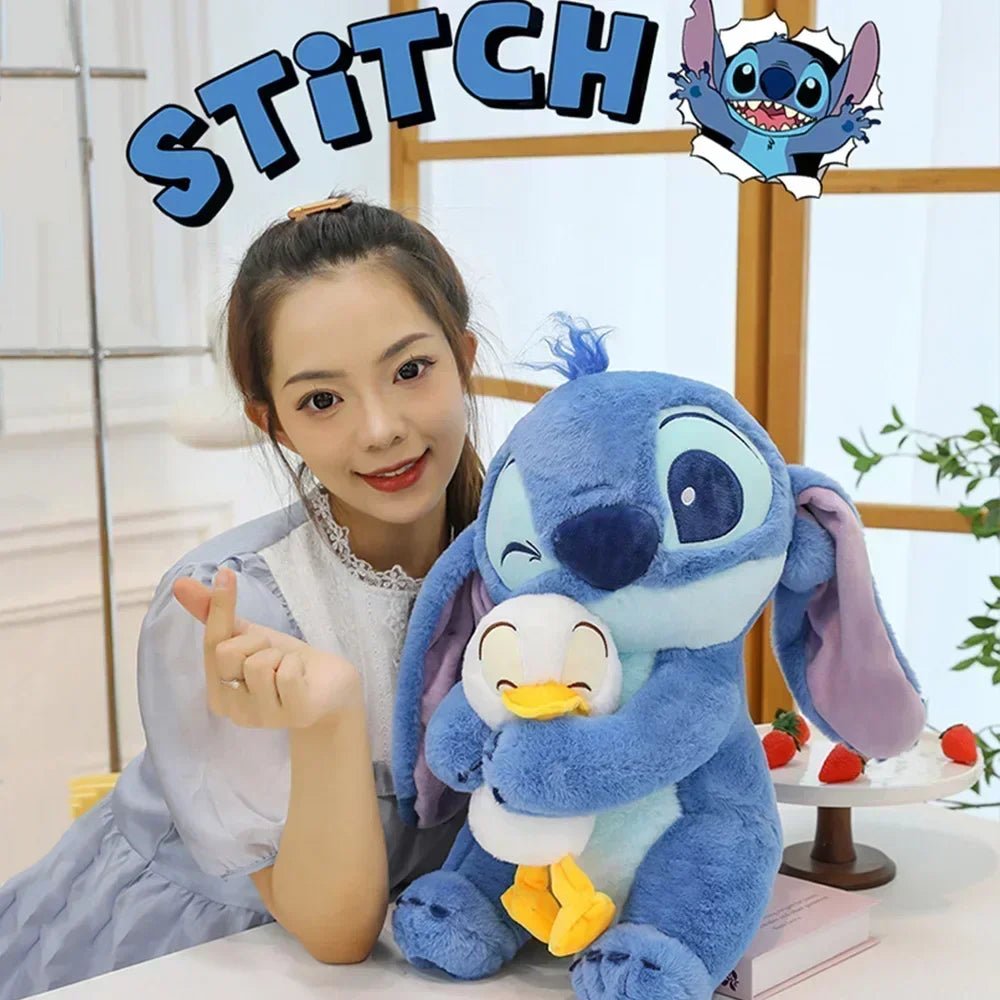 Pelúcia Stitch com Patinho