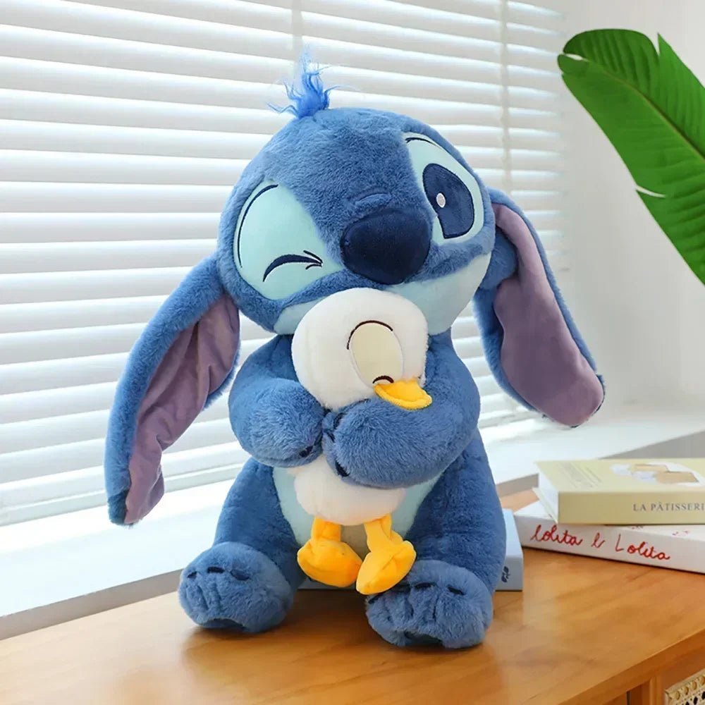 Pelúcia Stitch com Patinho