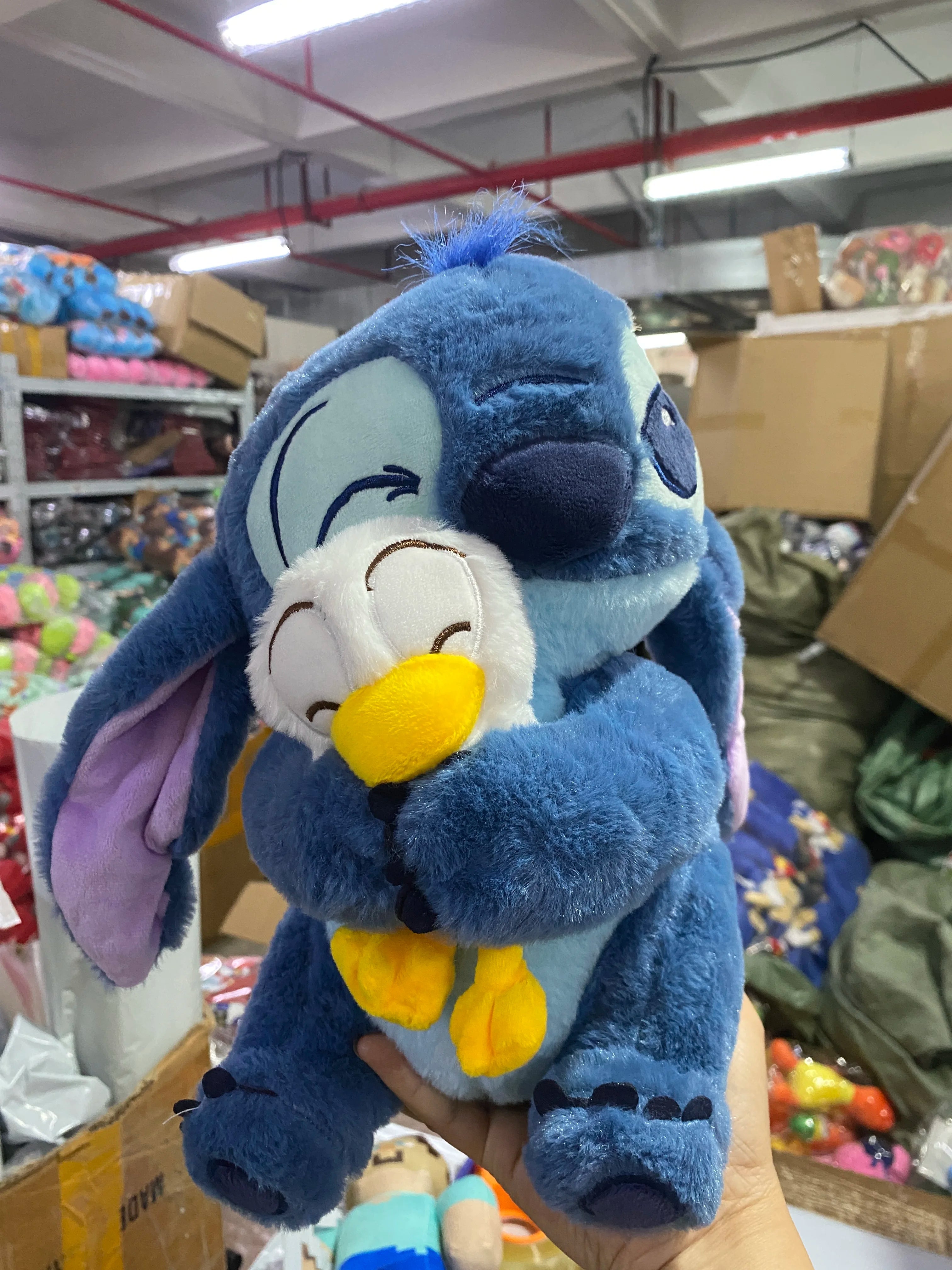 Pelúcia Stitch com Patinho